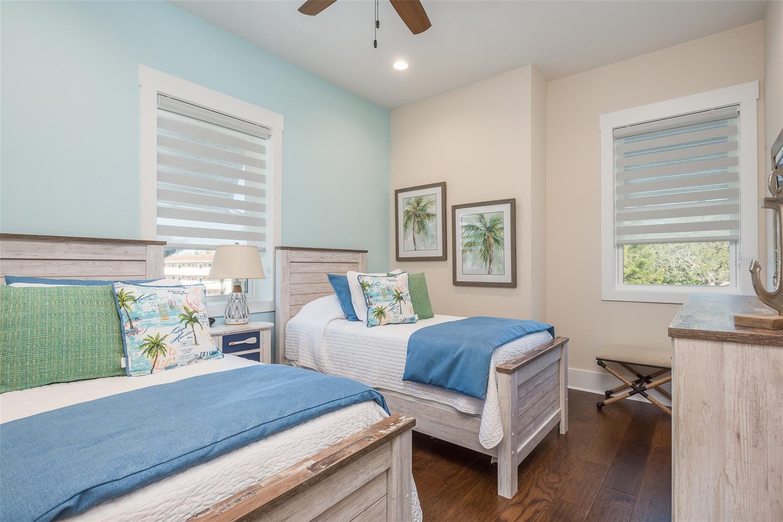 DUNEDIN CAUSEWAY CENTER - Residential