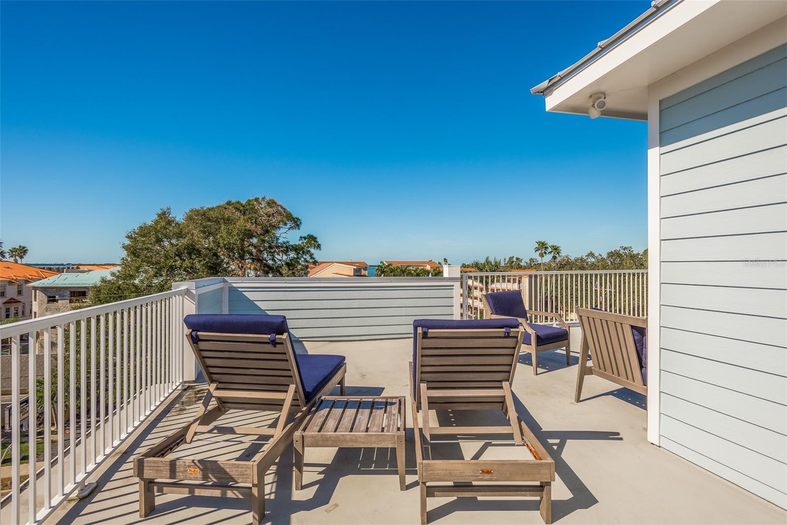 DUNEDIN CAUSEWAY CENTER - Residential