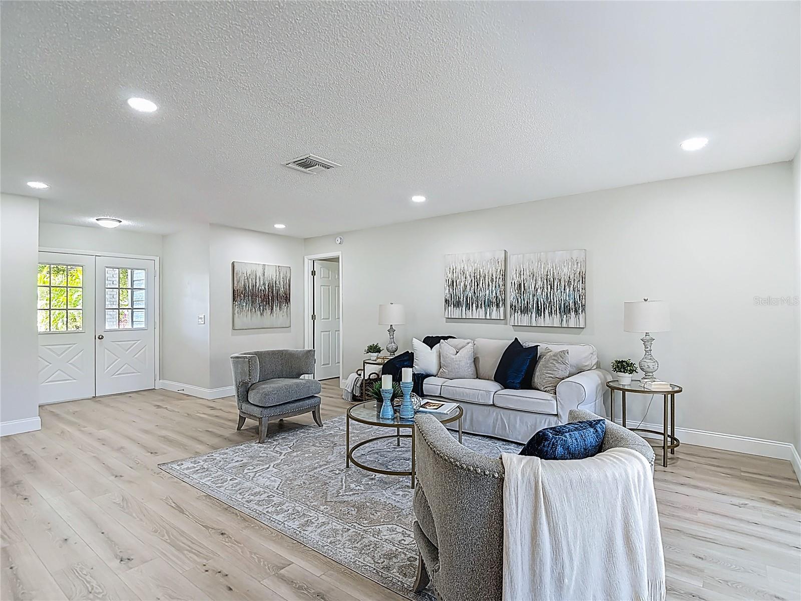 HERITAGE LAKE - Residential