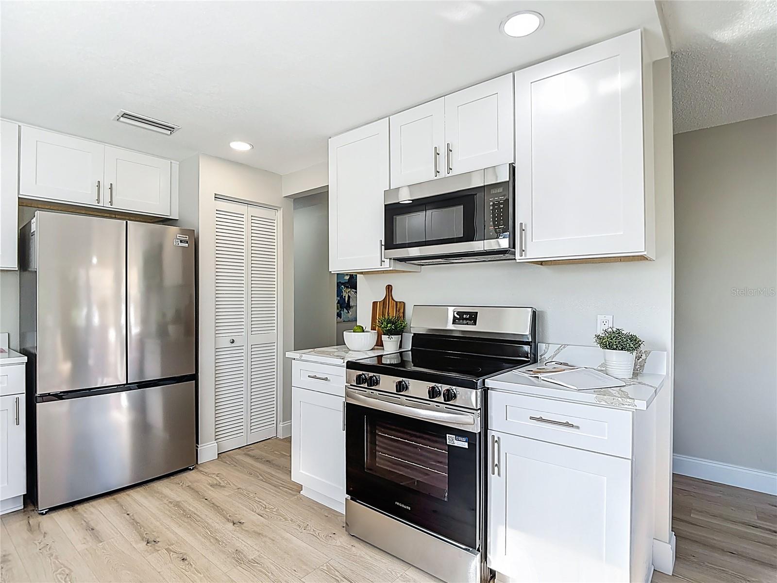 HERITAGE LAKE - Residential