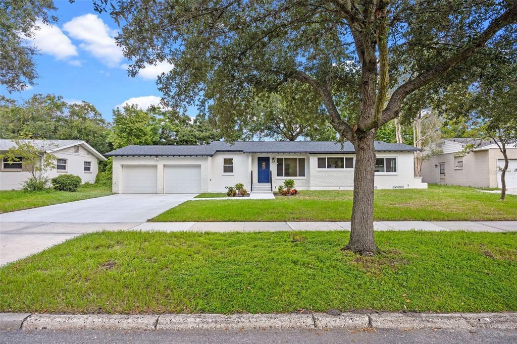 Photo of 805 Nottingham Street, Orlando, FL 32803 (MLS # O6390124)