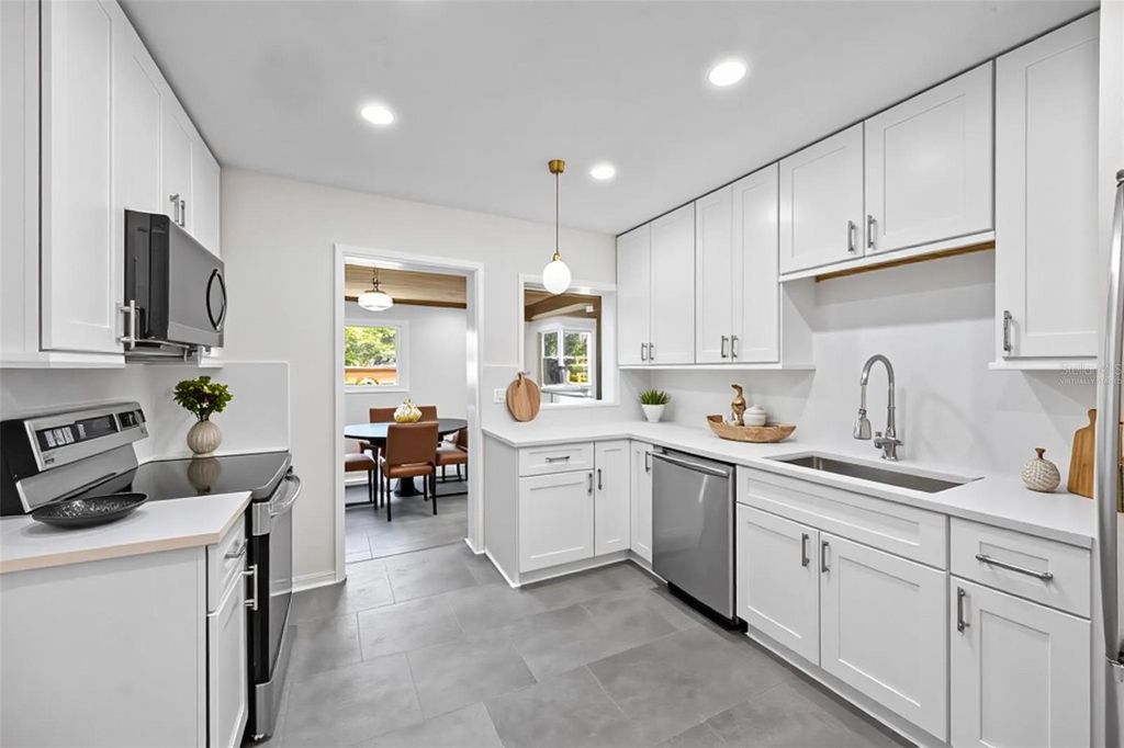 Photo of 805 Nottingham Street, Orlando, FL 32803 (MLS # O6390124)