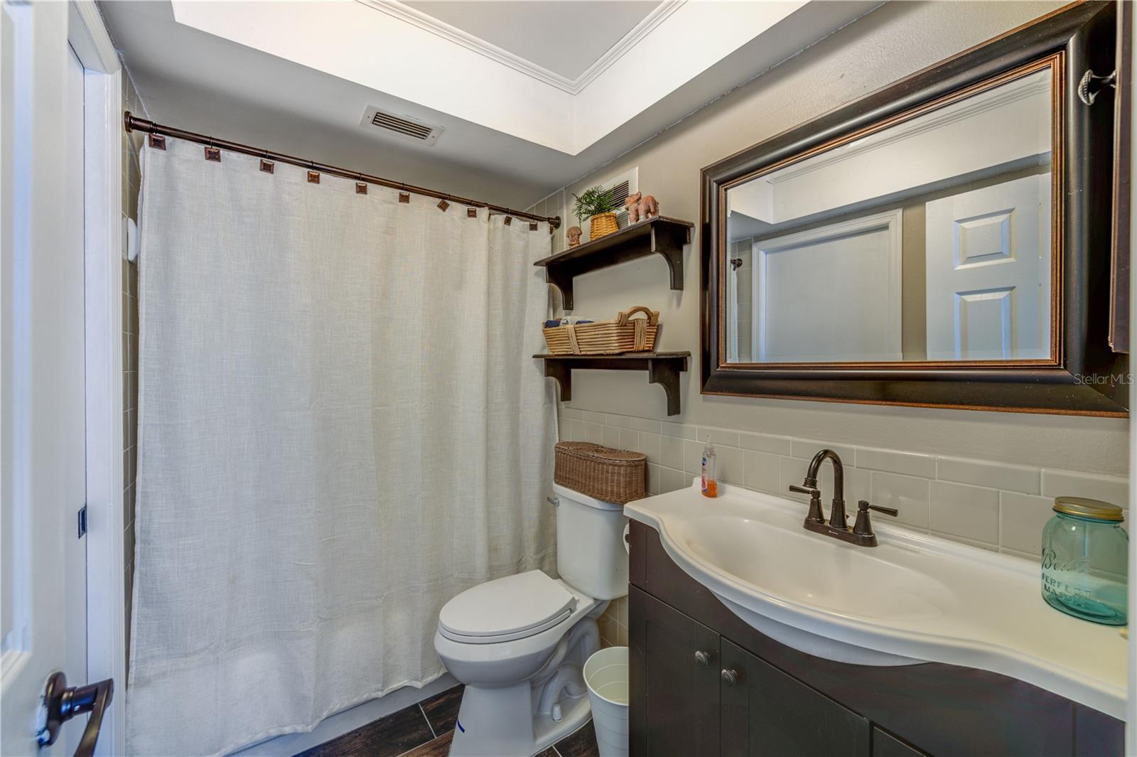 CASA PRIMA APTS CONDO - Residential Lease