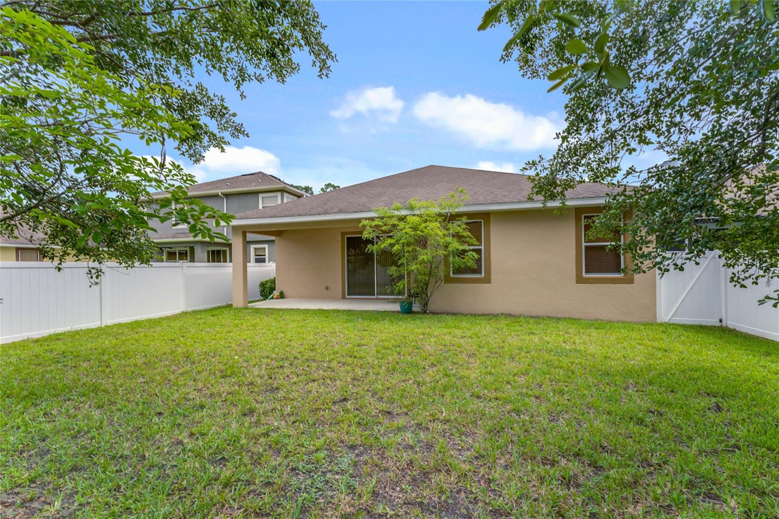 ENCLAVE/LK JEAN - Residential Lease