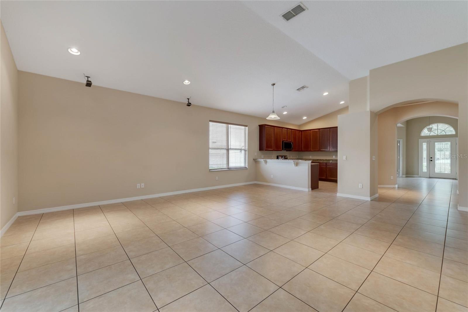 ENCLAVE/LK JEAN - Residential Lease