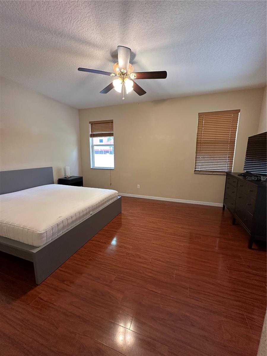 ENCLAVE/LK JEAN - Residential Lease