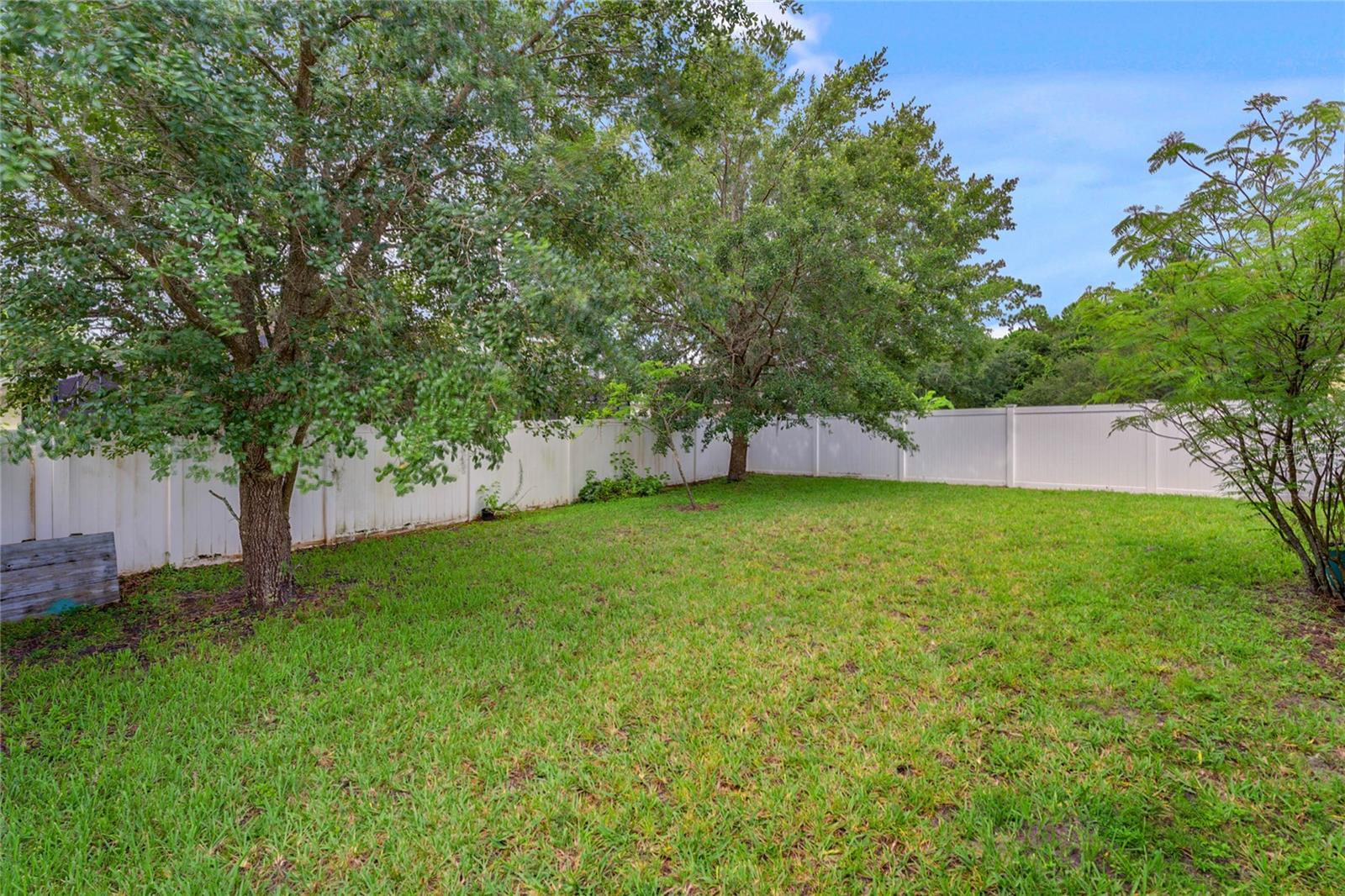ENCLAVE/LK JEAN - Residential Lease
