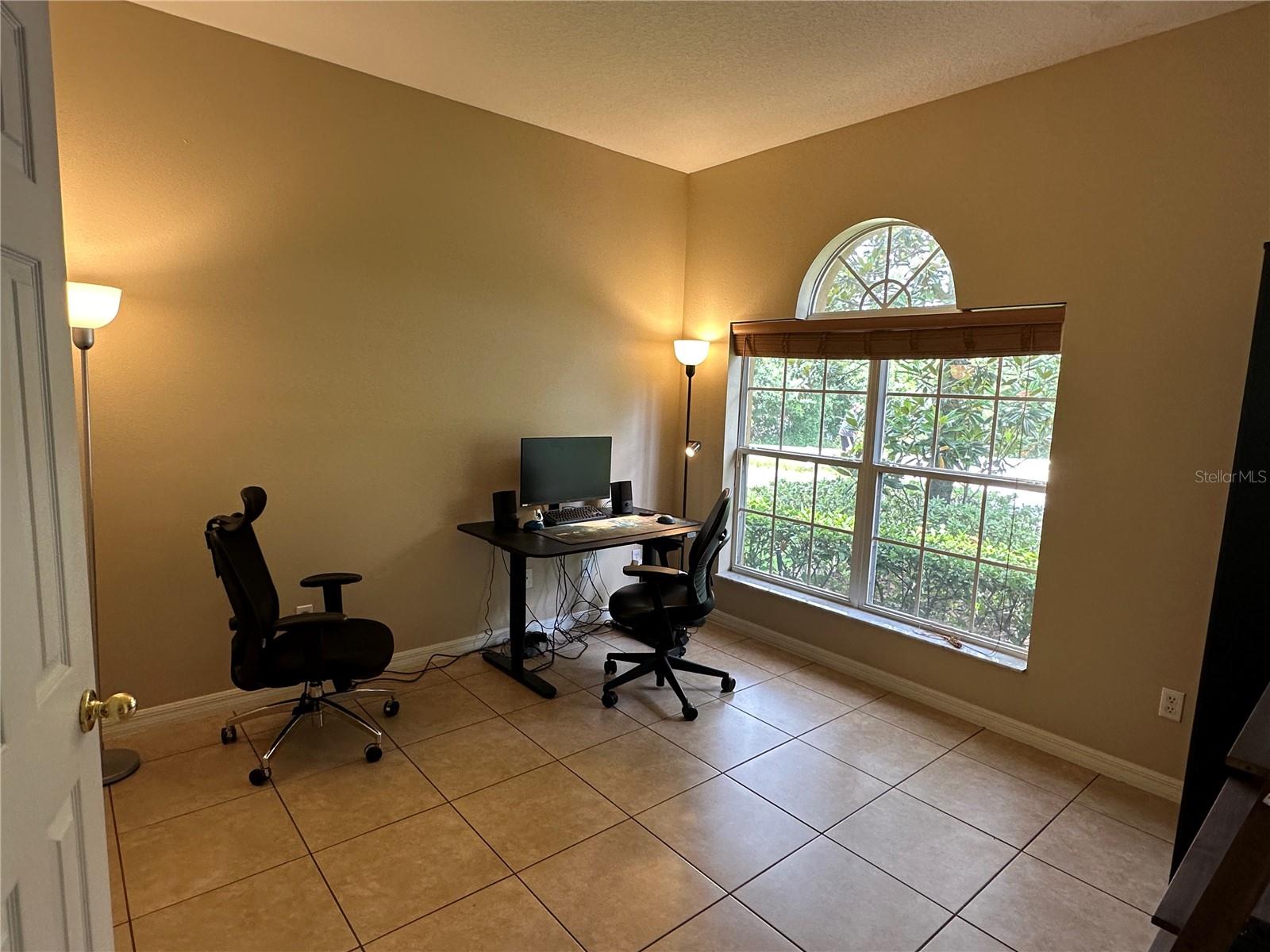 ENCLAVE/LK JEAN - Residential Lease