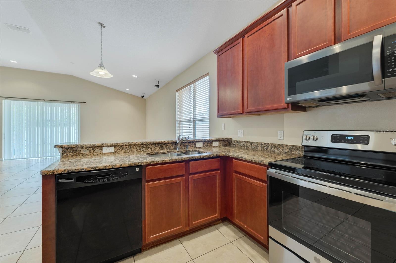 ENCLAVE/LK JEAN - Residential Lease