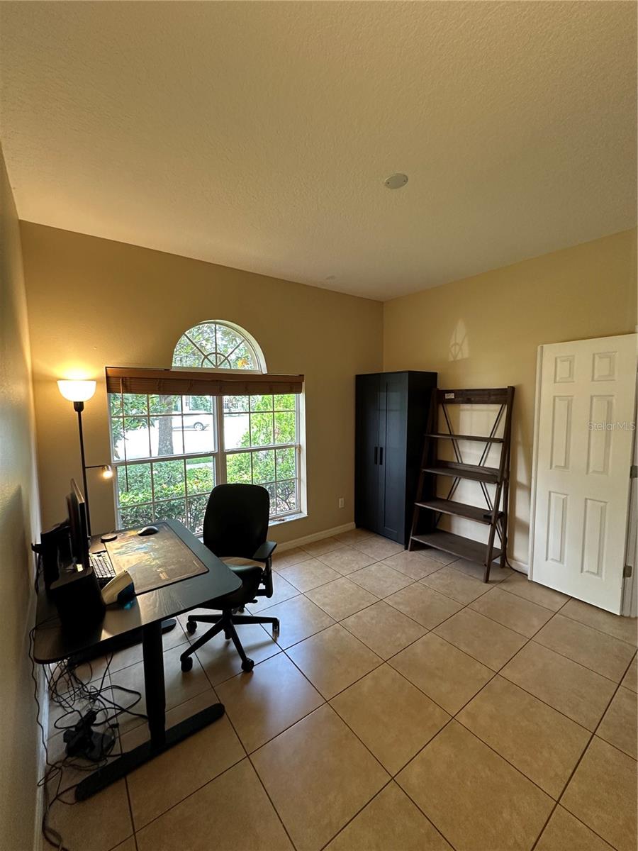ENCLAVE/LK JEAN - Residential Lease