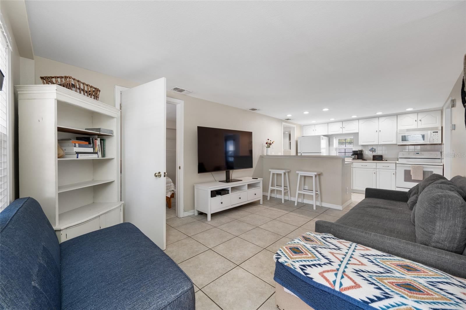 BROADWAY ADD - Residential Income