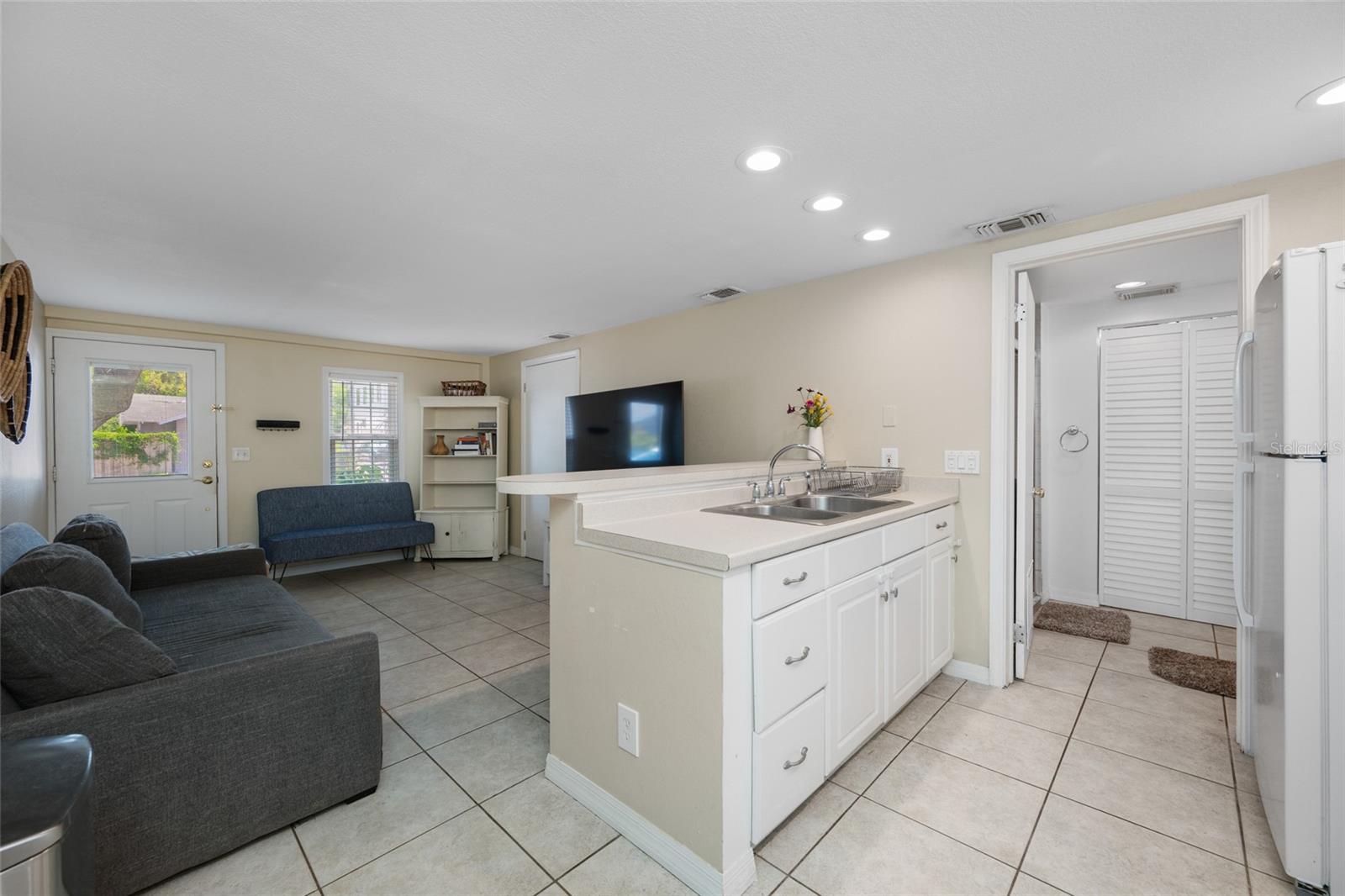 BROADWAY ADD - Residential Income