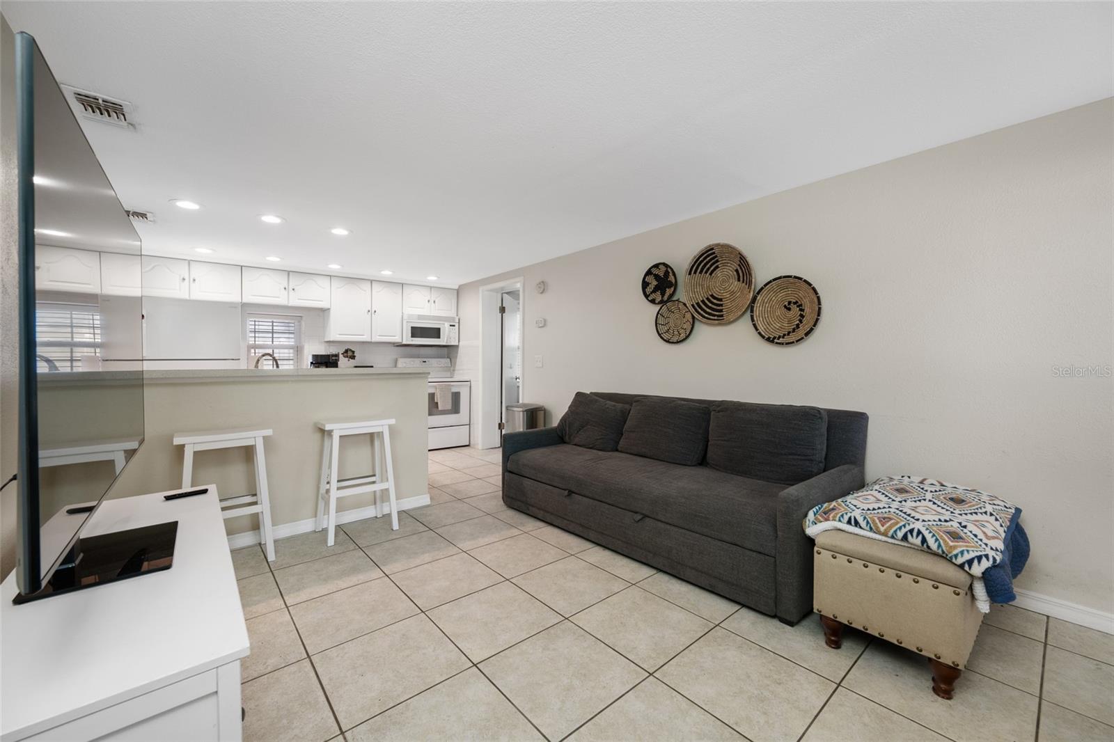BROADWAY ADD - Residential Income