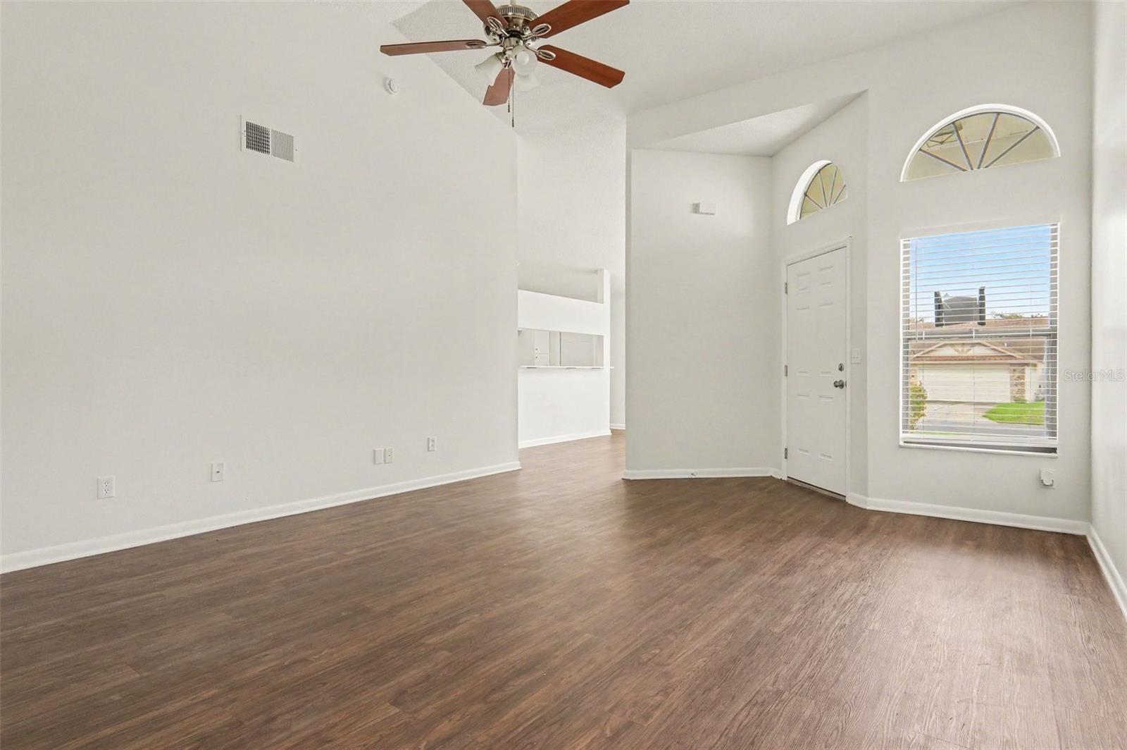 Casas a venda 2 - Jen Dantas 1097 COVINGTON STREET