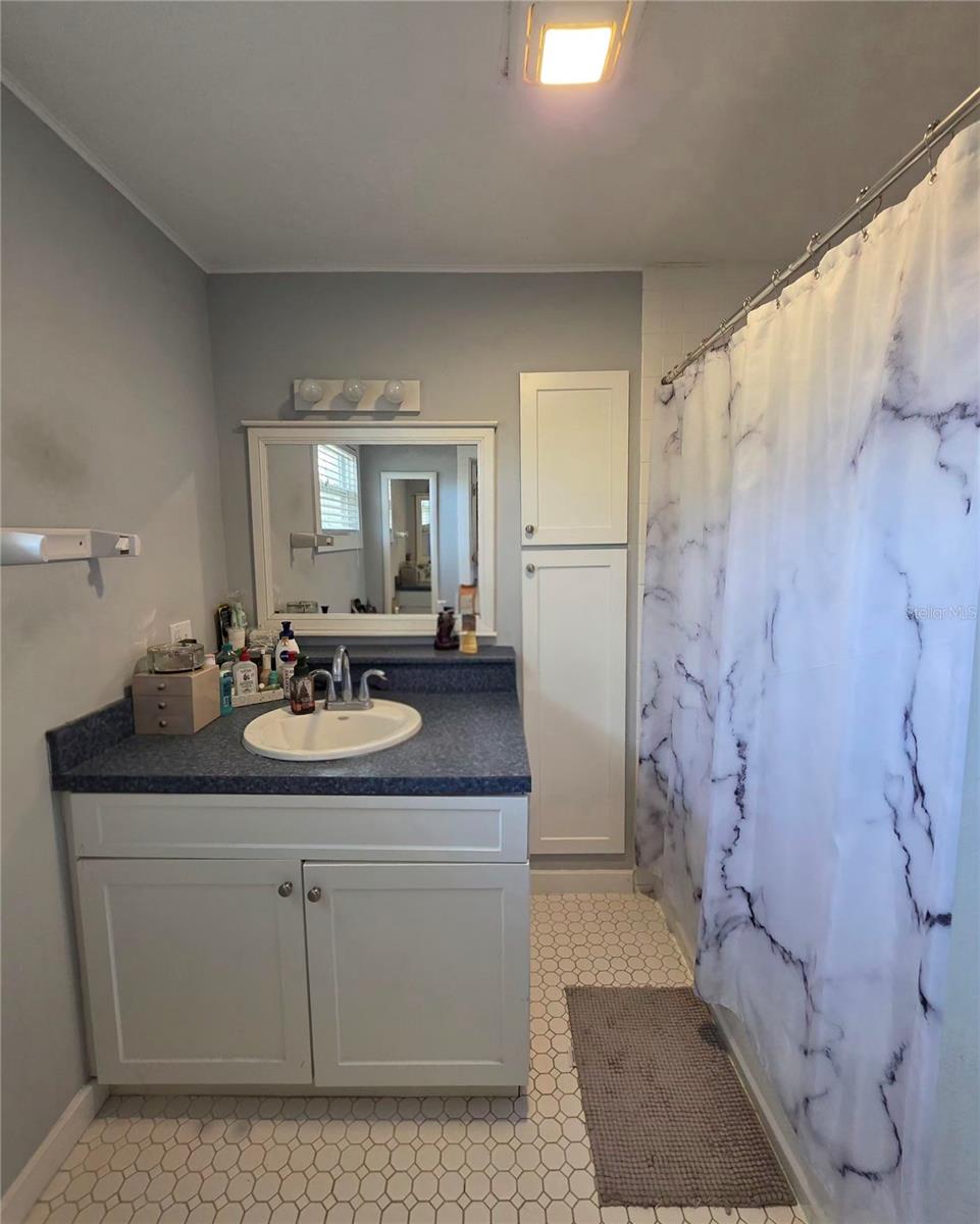 TAVARES NUTTS SUB - Residential