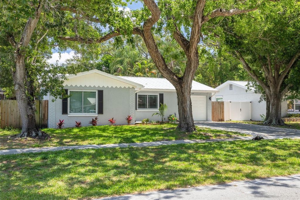 Photo of 1819 West Drive, Clearwater, FL 33755 (MLS # TB8507000)