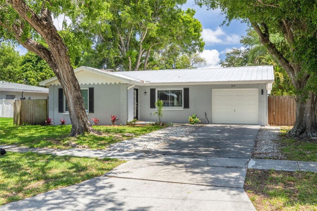 Photo of 1819 West Drive, Clearwater, FL 33755 (MLS # TB8507000)