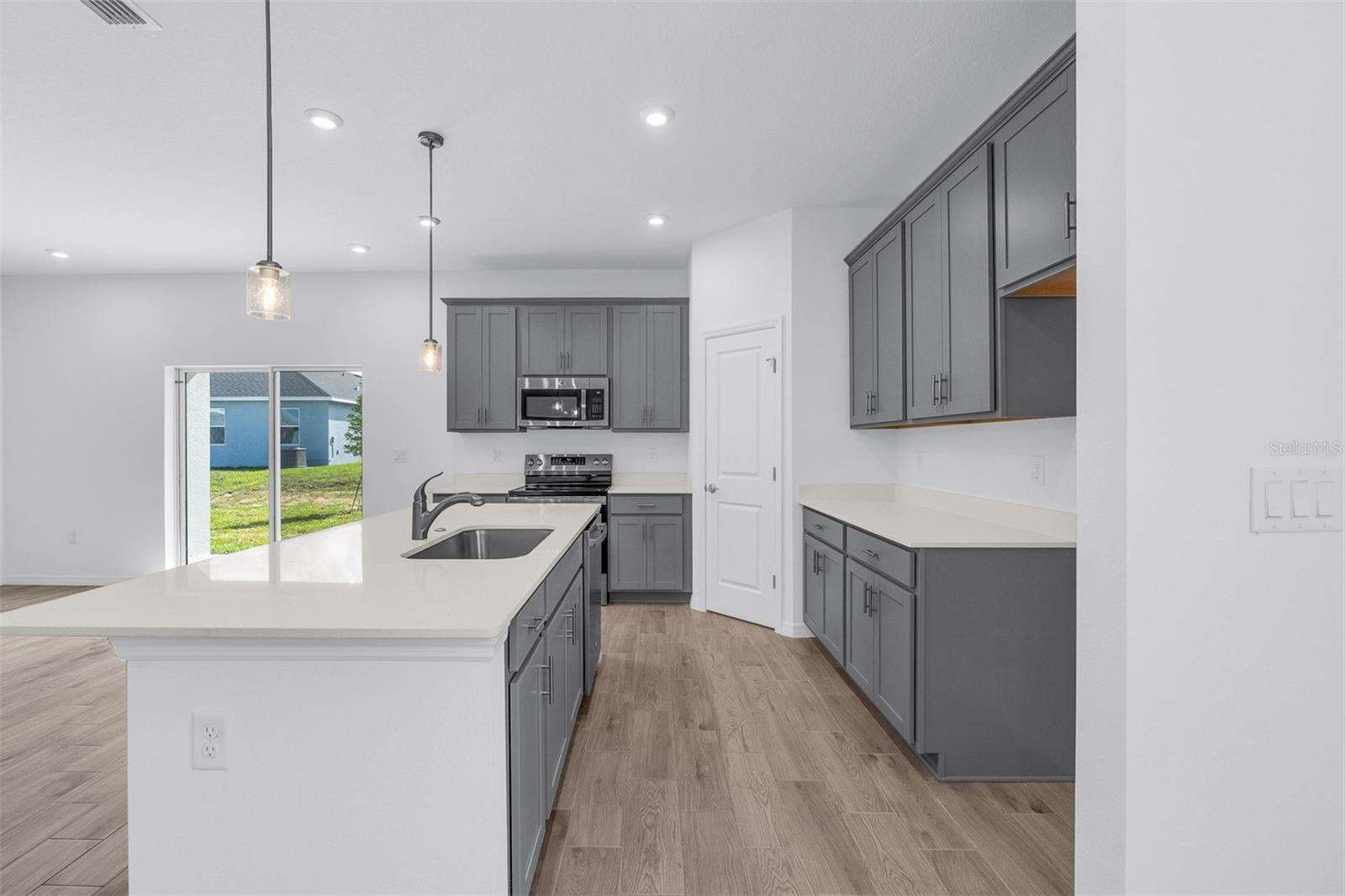 SCENIC TERRACE - Residential