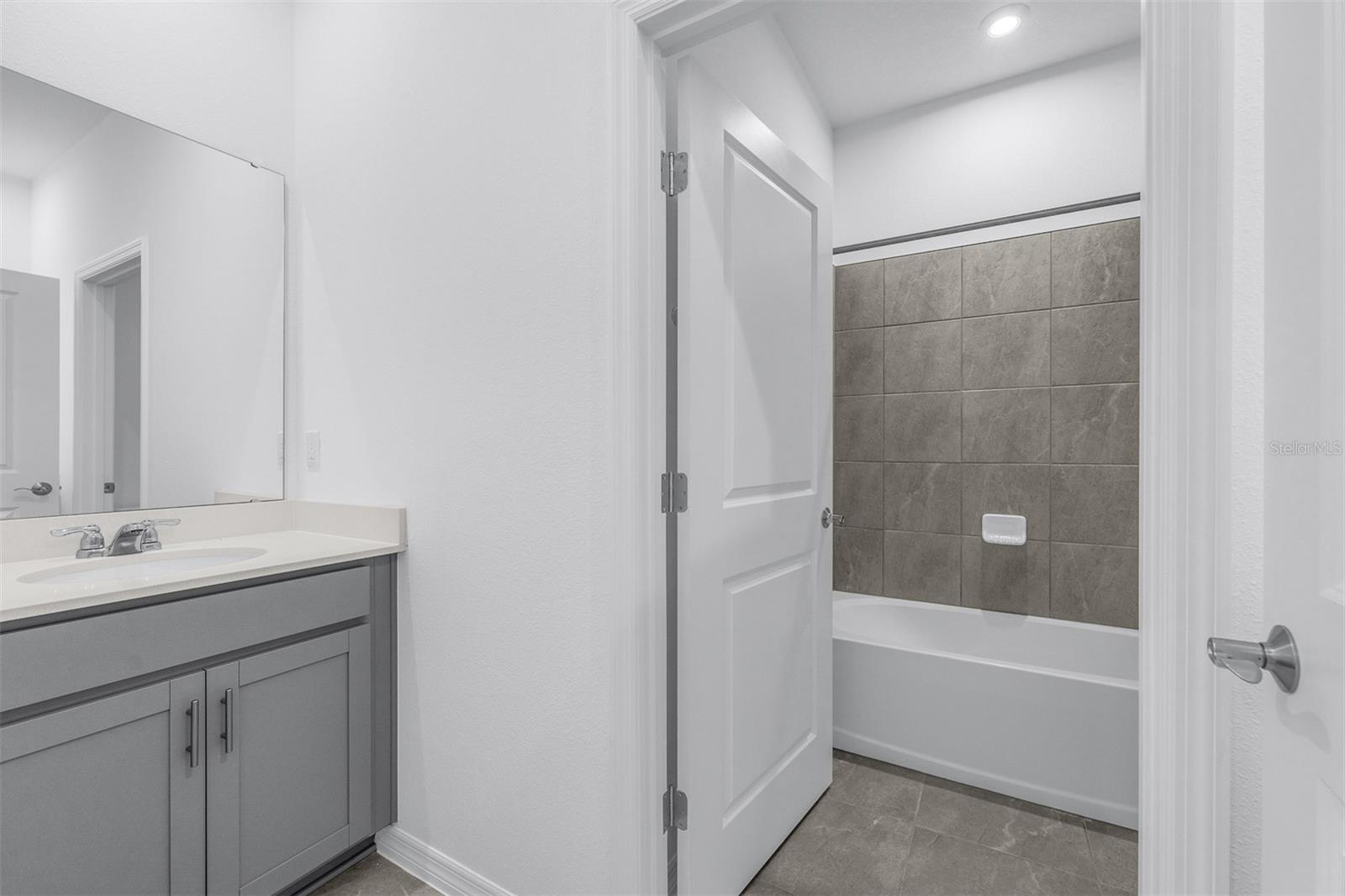 SCENIC TERRACE - Residential