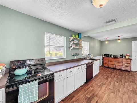 A home in FRUITLAND PARK