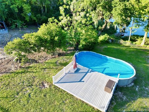 A home in FRUITLAND PARK