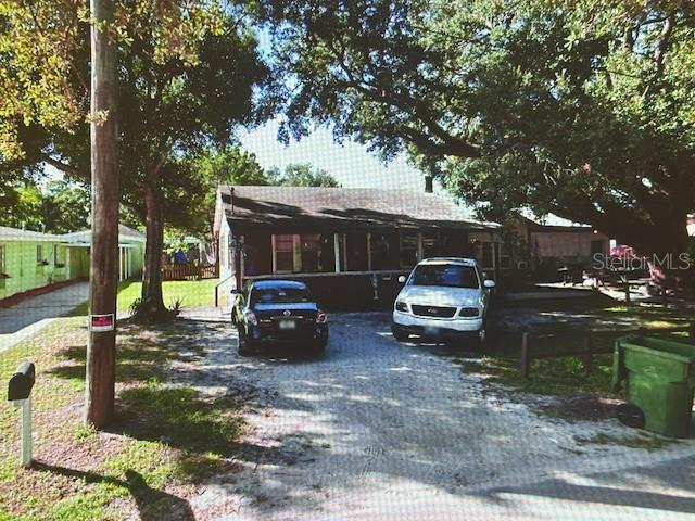 Beautiful home is ready for new owners! Schedule your showing today!