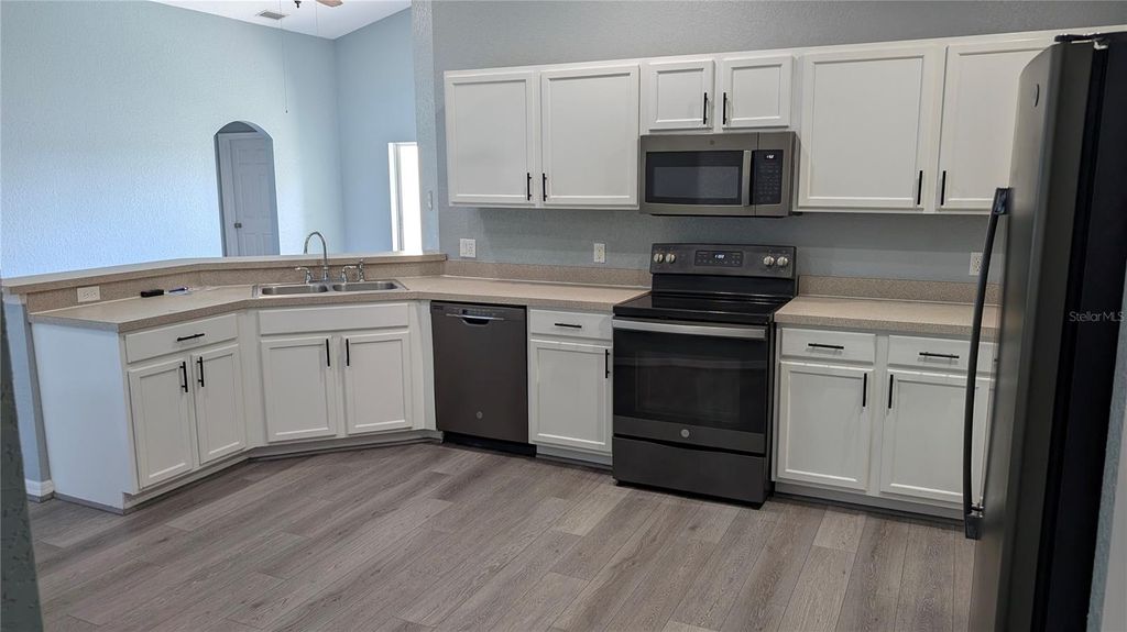 Photo of 128 Argyle Gate Loop Road, Dundee, FL 33838 (MLS # R4910245)