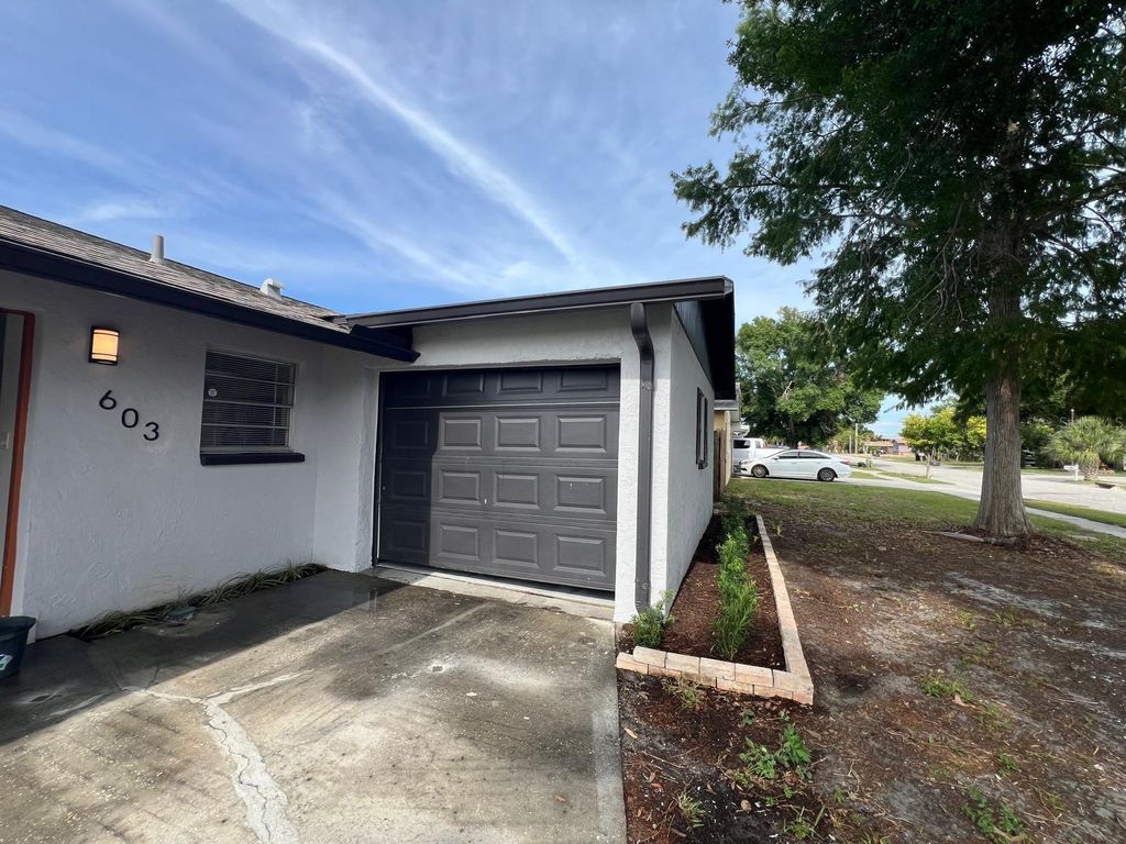 Photo of 603 65th Avenue W, Bradenton, FL 34207 (MLS # TB8504471)