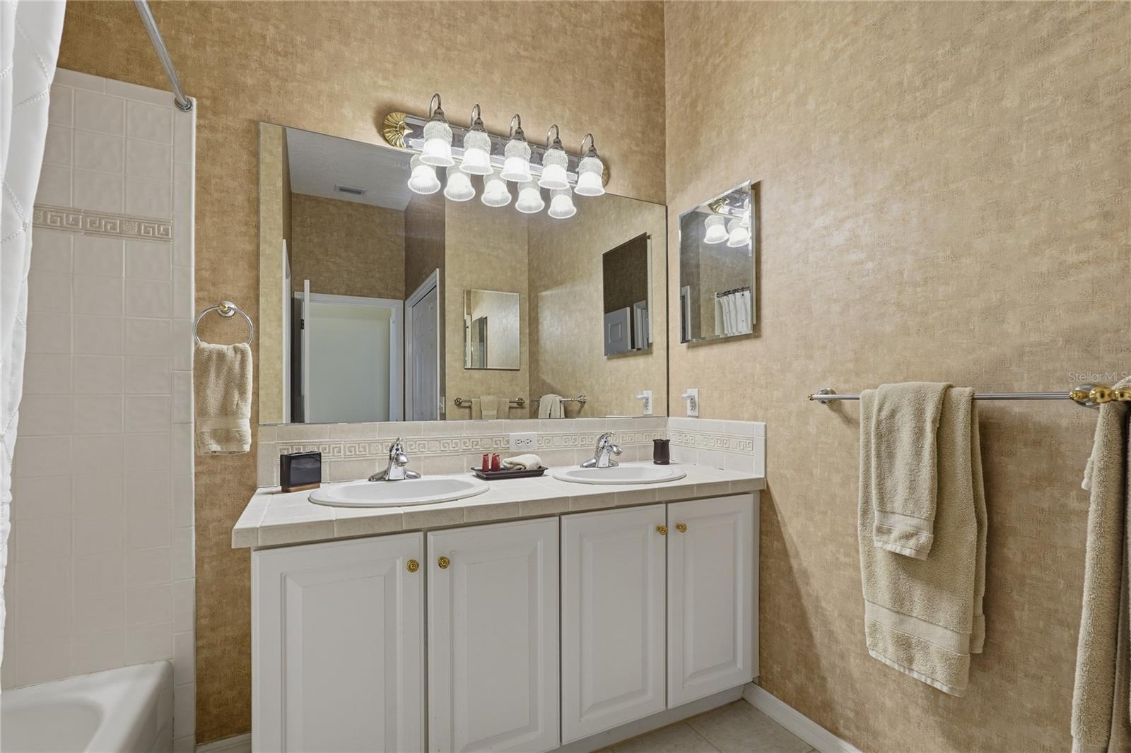 CRESCENT OAKS COUNTRY CLUB KINGSBURY PH 3 - Residential