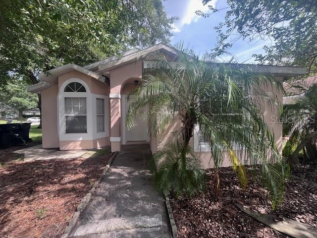 Discover this beautifully maintained, single-story home for rent in East Orlando! Featuring 3 spacious bedrooms and 2 full bathrooms, this home offers an open, welcoming layout filled with natural light and vaulted ceilings, creating a bright and airy feel throughout.
The kitchen is well-equipped with ample cabinet space and a convenient breakfast bar, perfect for your daily meals. Enjoy a comfortable living and dining area ideal for relaxing or entertaining.
The split floor plan ensures privacy, with a spacious primary suite that includes its own bath, while the additional bedrooms are perfect for family, guests, or a home office. An indoor laundry area with washer and dryer included adds to your daily convenience.
Step outside to a private backyard on a corner lot, providing a peaceful space to unwind. Lawn maintenance and access to the community pool are included, allowing you to enjoy a low-maintenance lifestyle.
Conveniently located near highly rated schools, parks, shopping, dining, and major highways for an easy commute to UCF, Valencia College, downtown Orlando, and Waterford Lakes.
Don’t miss the opportunity to make this charming home yours. Available now—schedule your private tour and move in with ease!