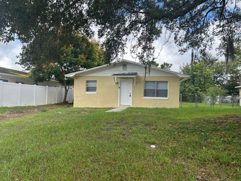 Photo of 216 Florida Avenue, Dundee, FL 33838 (MLS # S5136948) Photo of 216 Florida Avenue, Dundee, FL 33838 (MLS # S5136948)