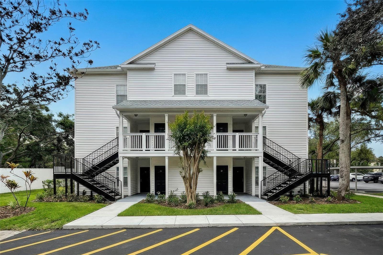 BENTLEY AT COBBS LANDING CONDO THE - Residential