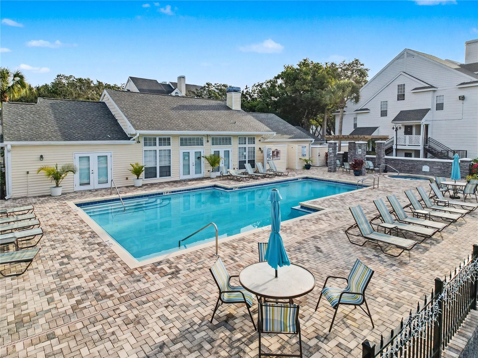 BENTLEY AT COBBS LANDING CONDO THE - Residential