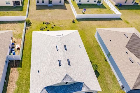 A home in WINTER HAVEN