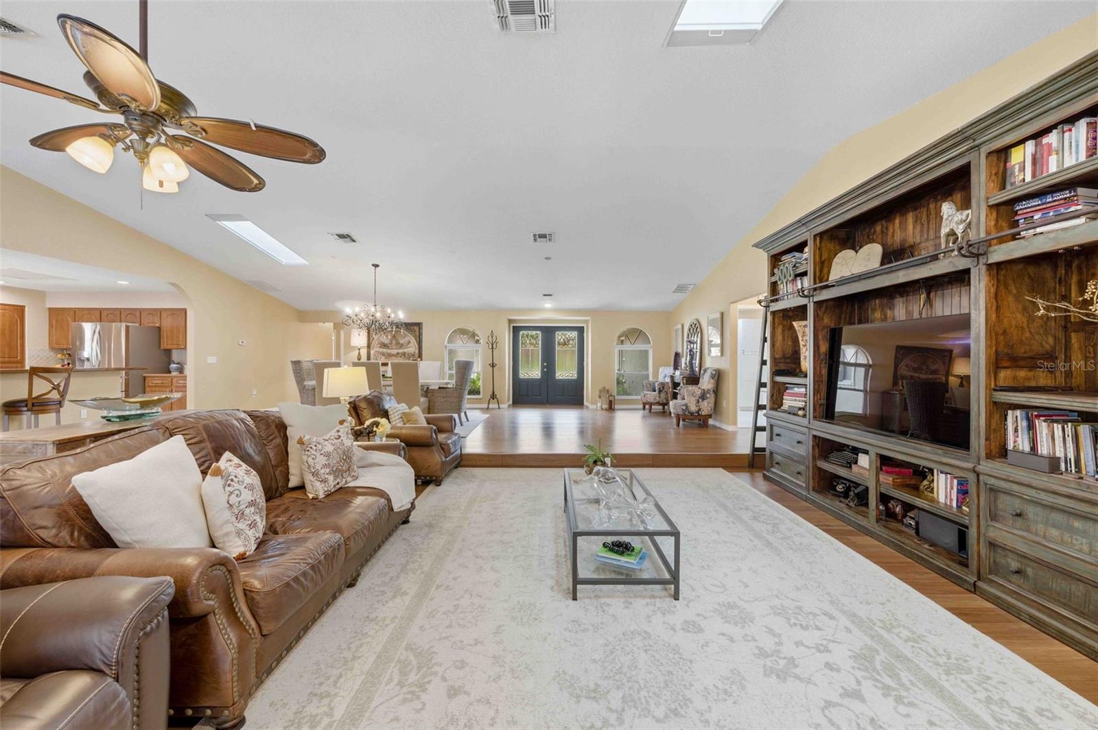 SPRING HILL - Residential