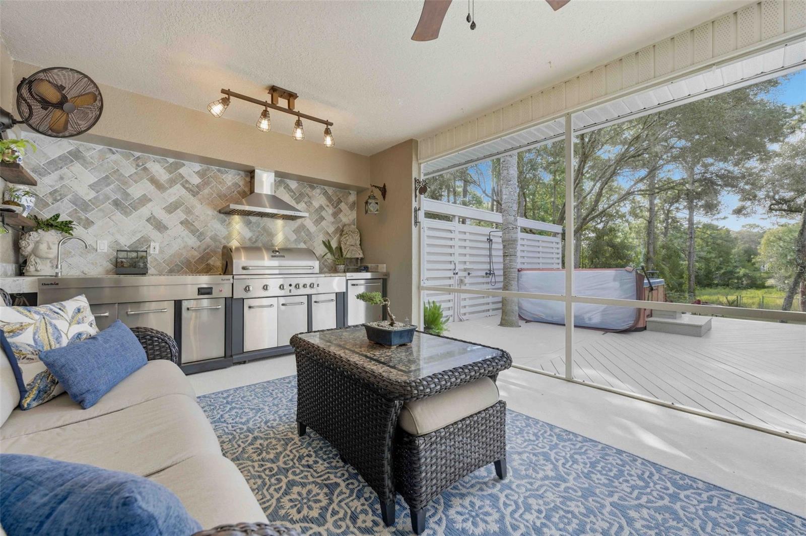 SPRING HILL - Residential