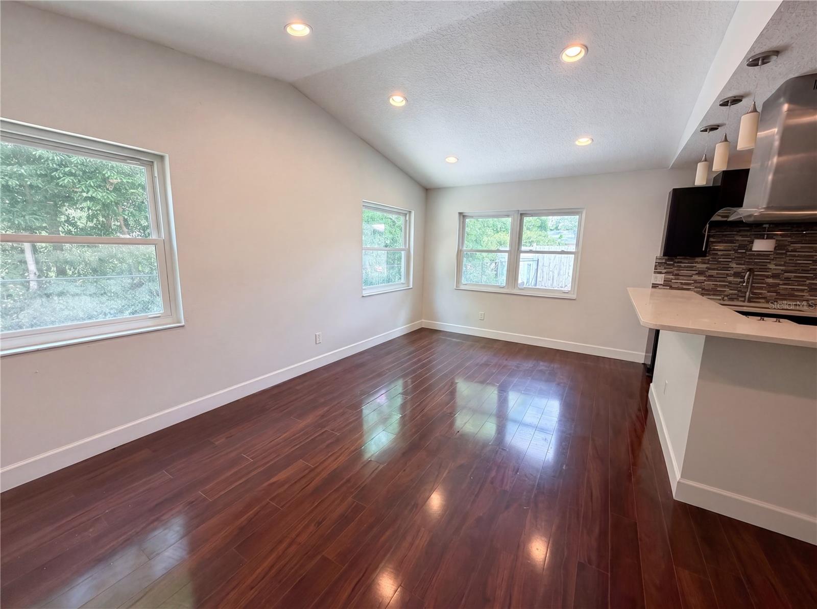 NORTH POINTE UNIT III - Residential