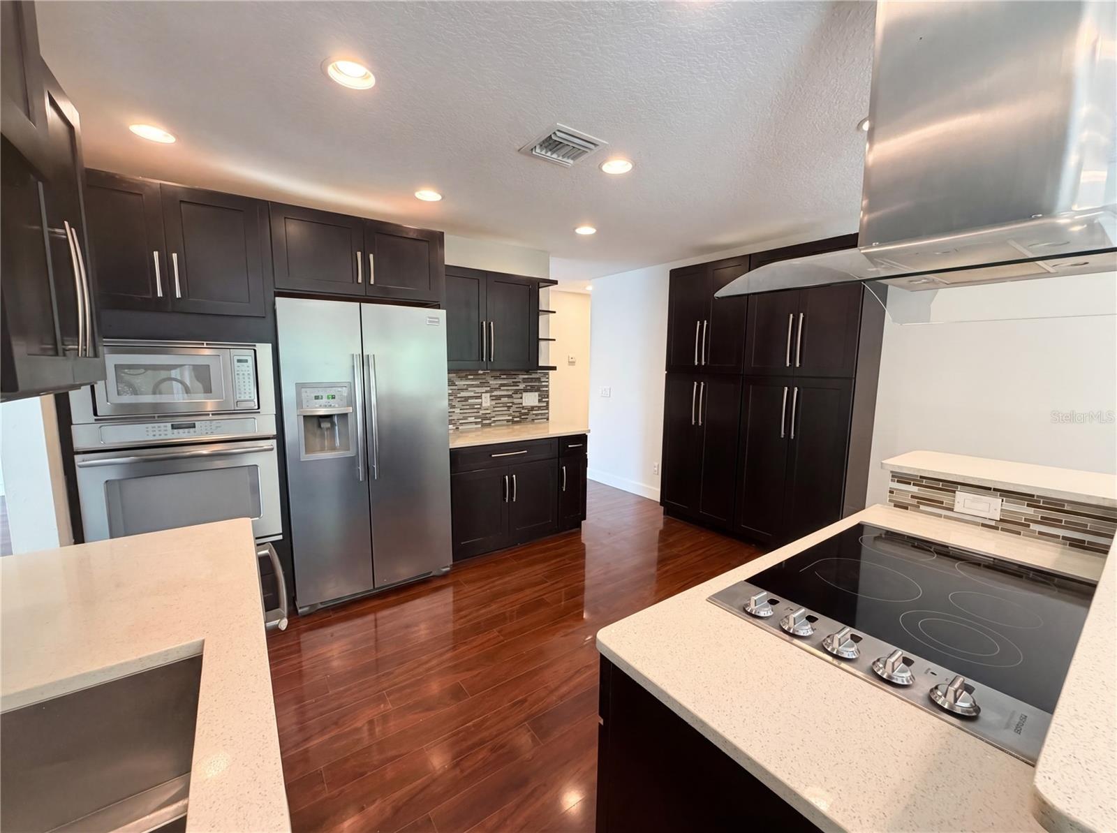 NORTH POINTE UNIT III - Residential