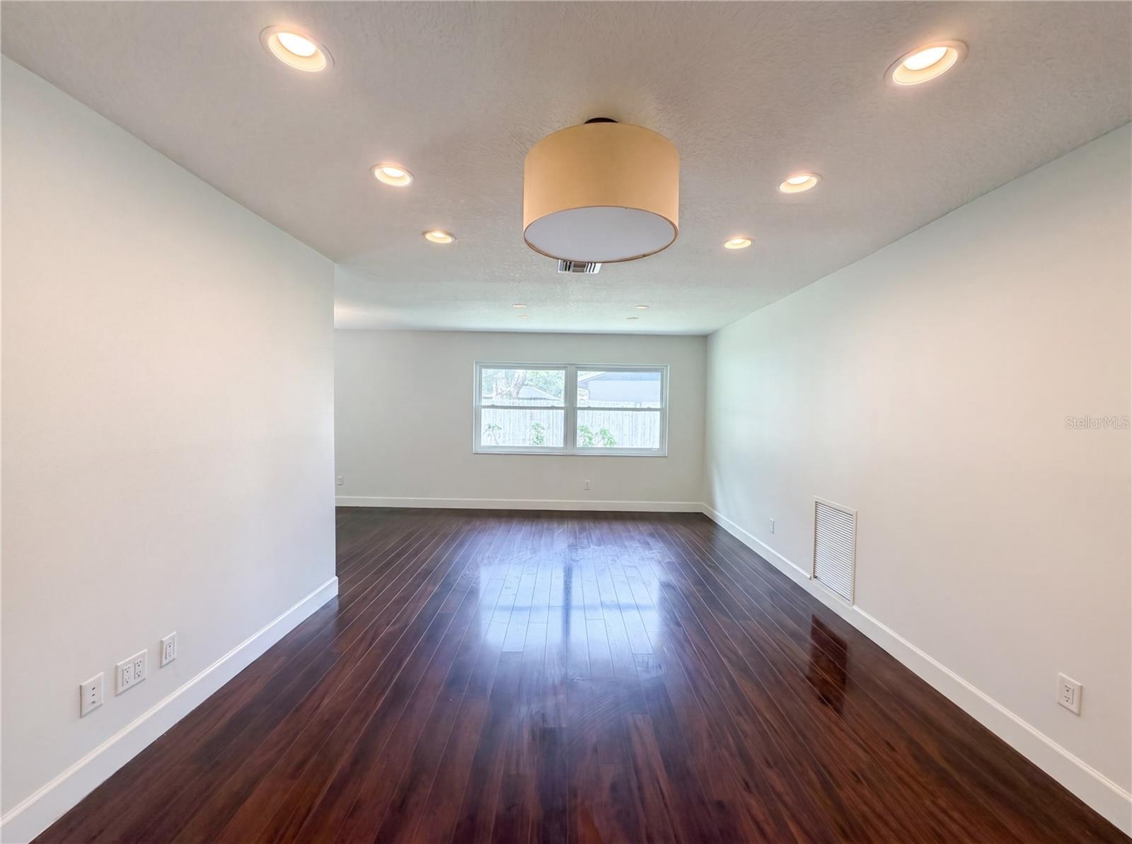 NORTH POINTE UNIT III - Residential