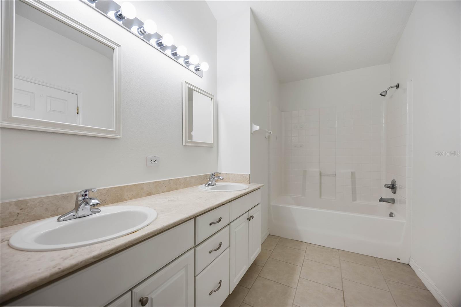 GREENBROOK WALK PH 1 - Residential