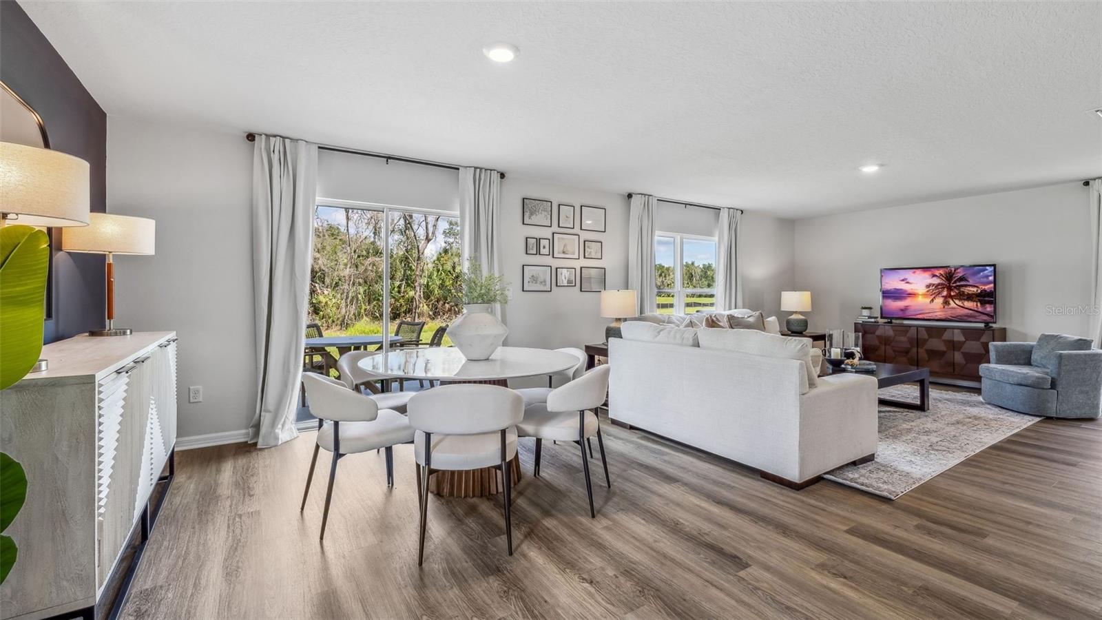 OAKFIELD TRAILS - Residential