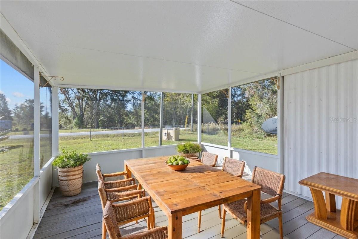 LAKE JOHNSON ESTATE - Residential