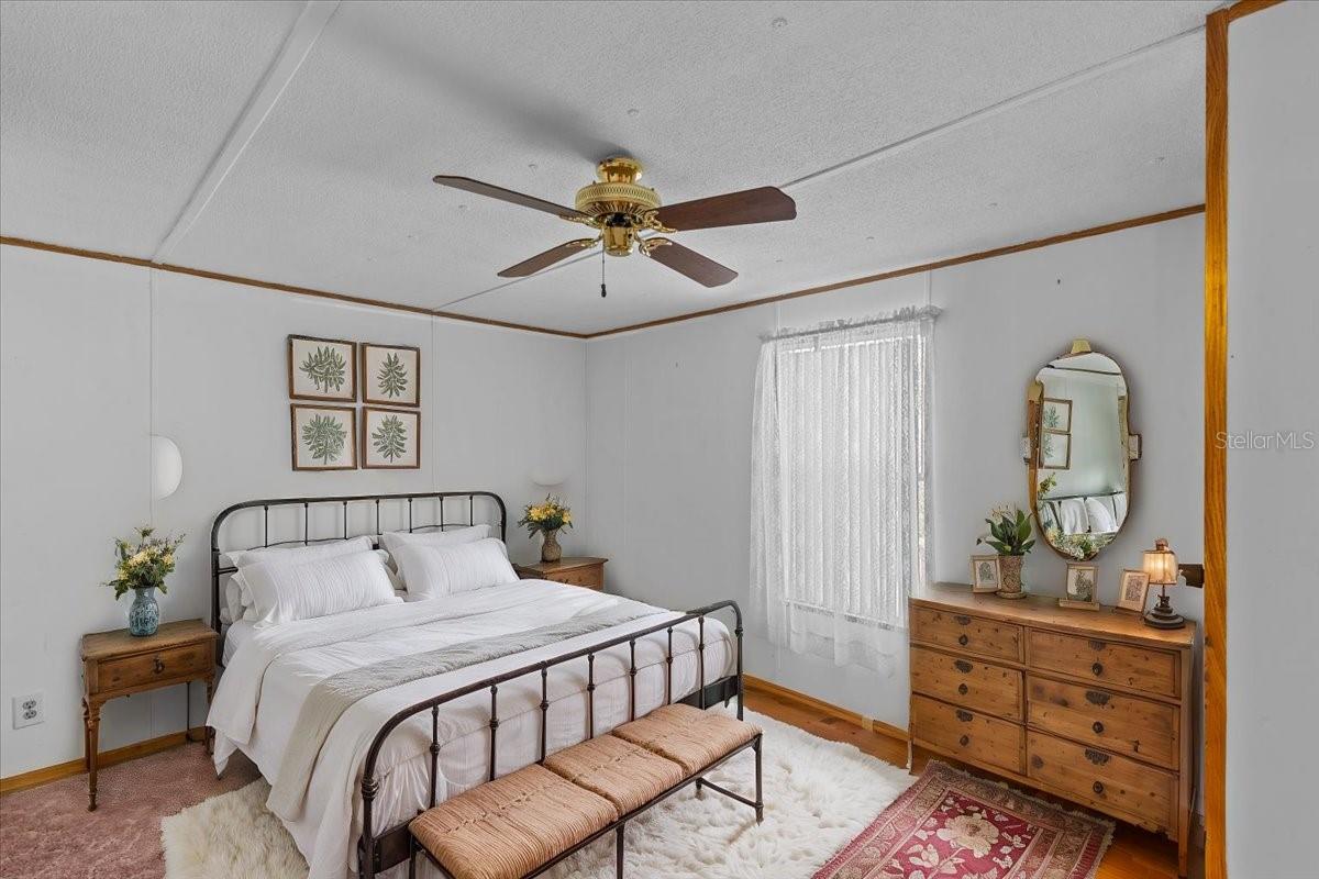 LAKE JOHNSON ESTATE - Residential