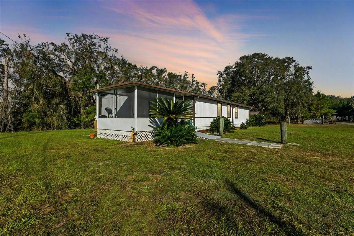 LAKE JOHNSON ESTATE - Residential