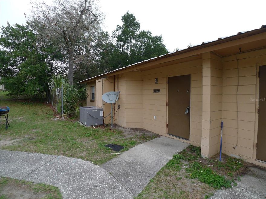 Spacious 3/1 apartment - move-in ready. Close to I4, I275 and downtown.