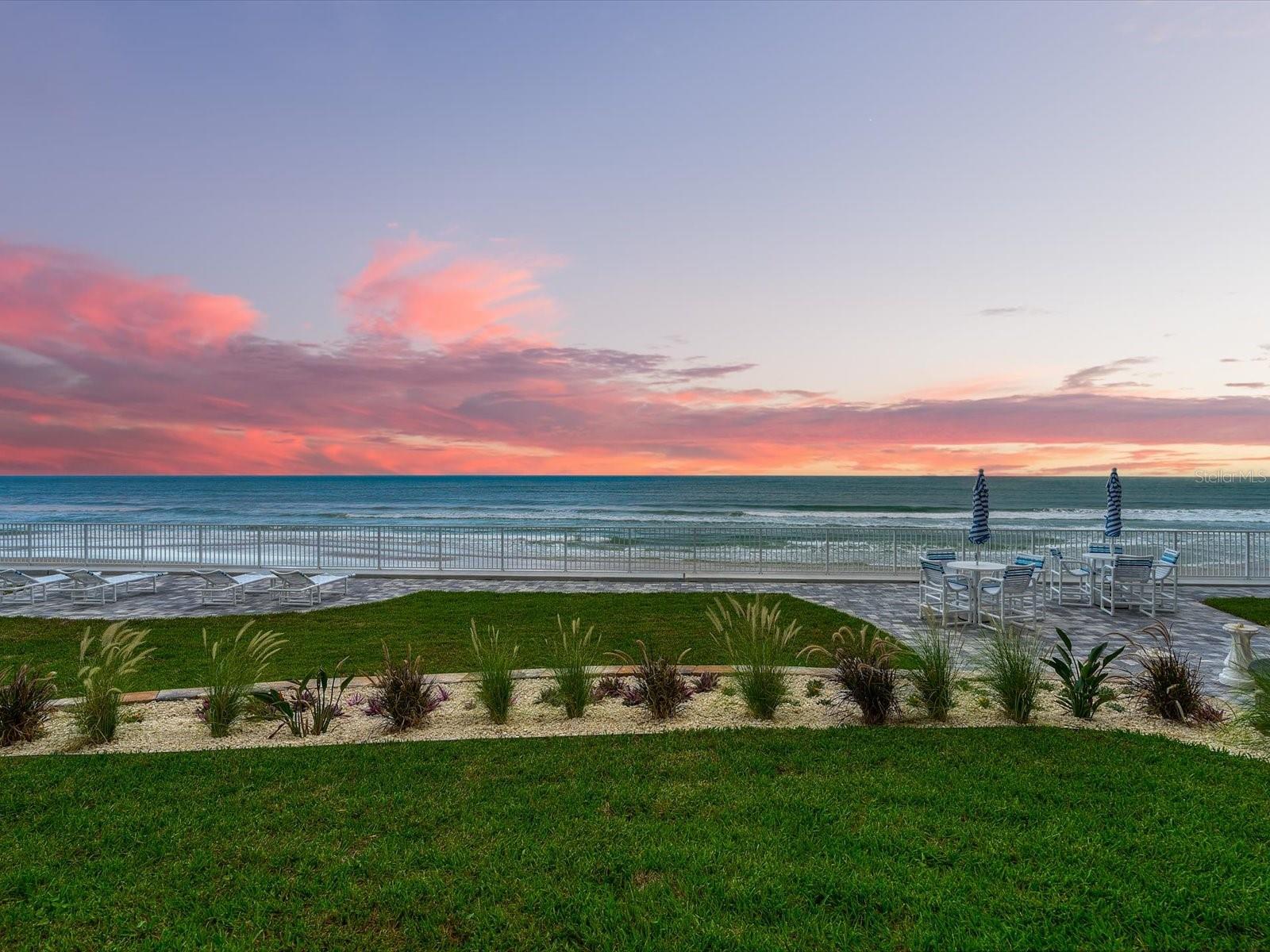 TOWERS 10 CONDO - Residential