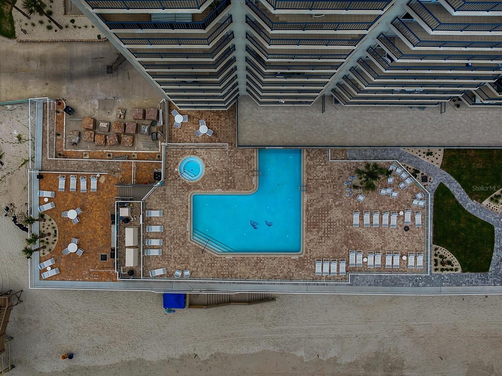 TOWERS 10 CONDO - Residential