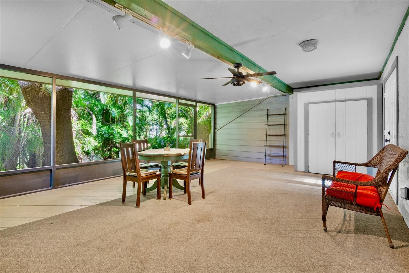 EAGLE CHASE - Residential