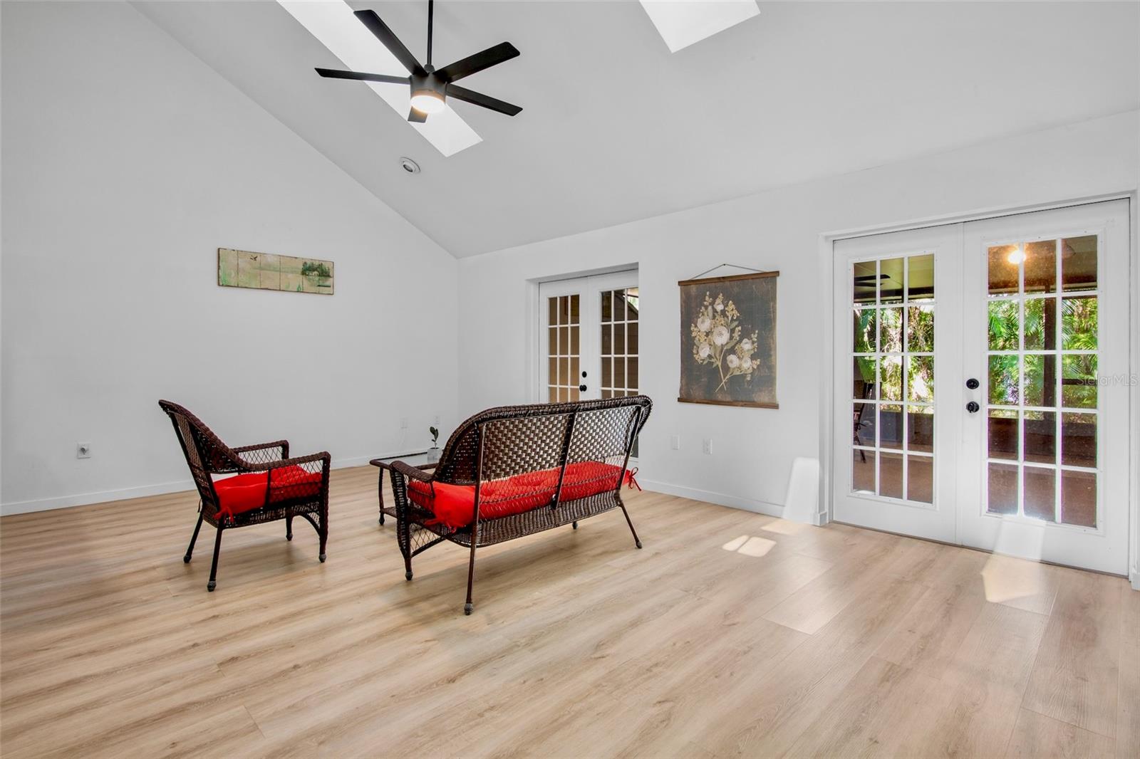 EAGLE CHASE - Residential