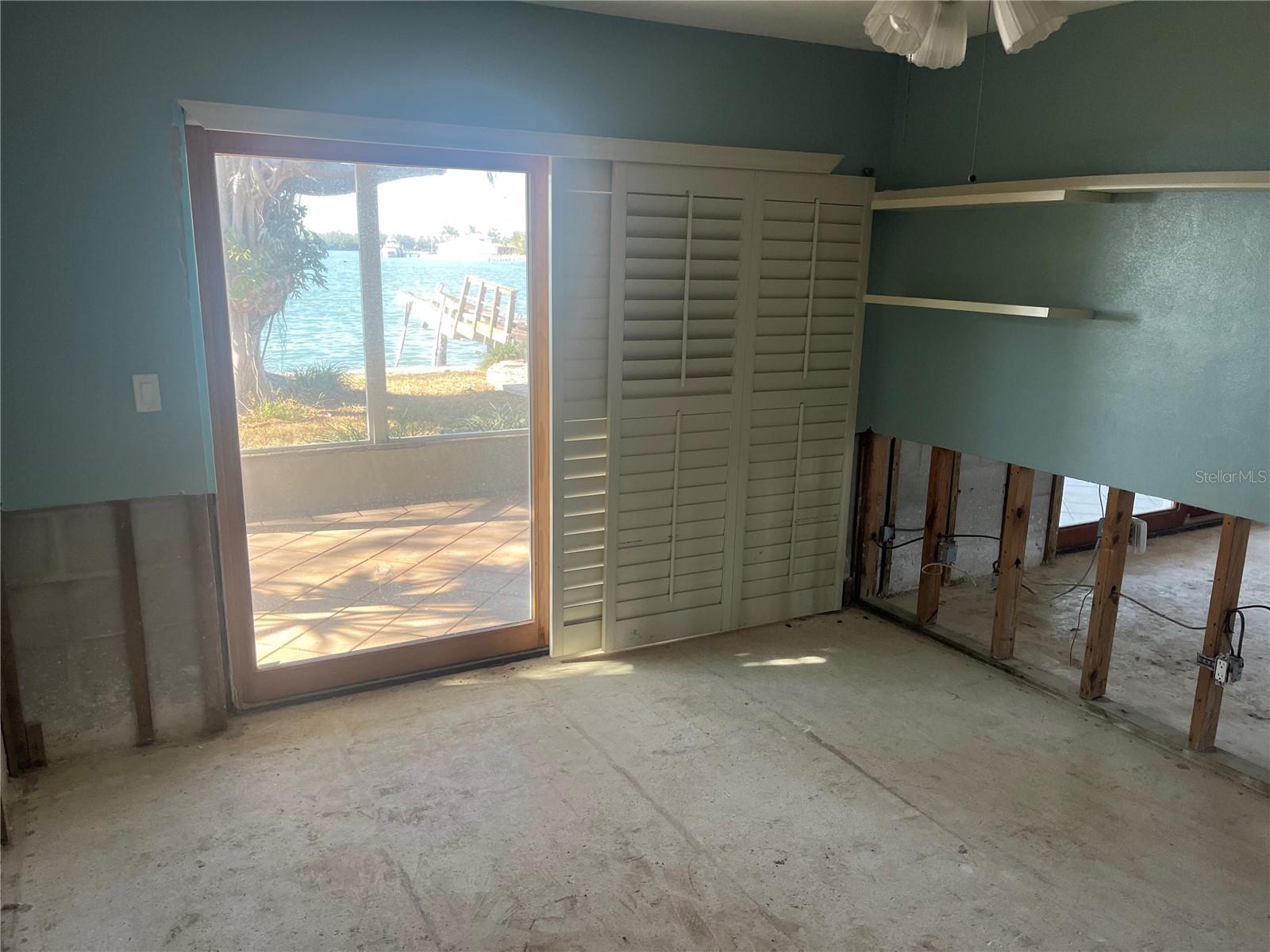 1898 DOLPHIN BOULEVARD S